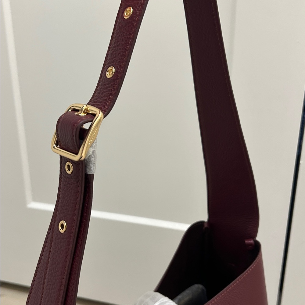 Coach (NWT) Hadley Large Shoulder Bag - Picture 9 of 16